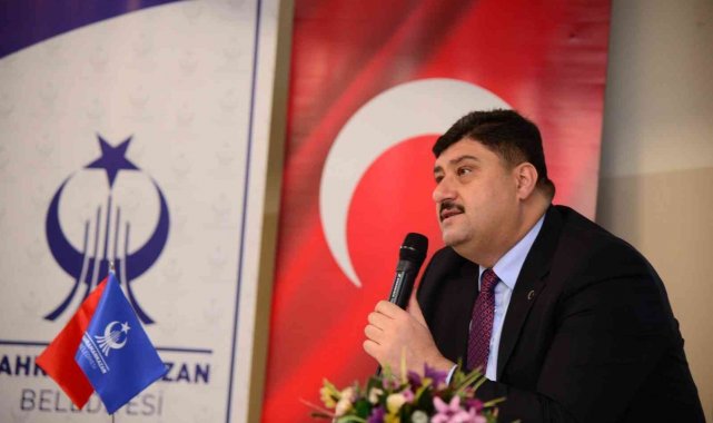 Öğretmen Başkan okul okul geziyor