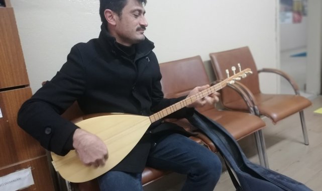 Öğretmenin saz hayali Türkü diyarı Arguvan'da gerçek oluyor