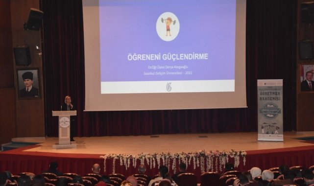 Öğretmenlere "Öğreneni Güçlendirme" konulu konferans verildi