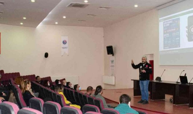 Oğuzeli MYO'da "En İyi Narkotik Polisi Anne" konferansı