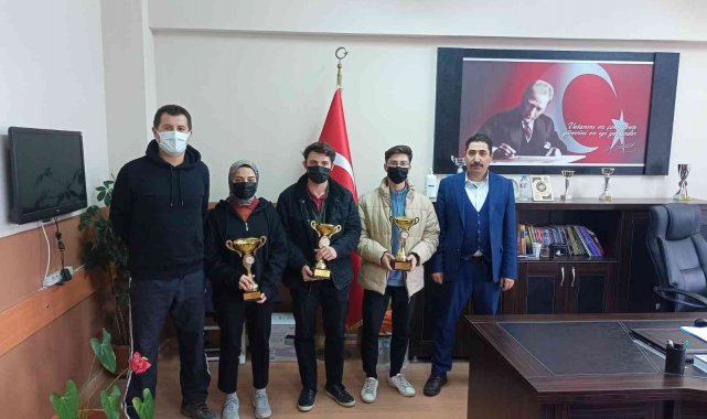 Okul sporlarında İhsaniye Anadolu Lisesi'nin büyük başarısı