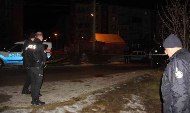 Okulda çıkan tartışma parkta kanlı bitti: 2 yaralı