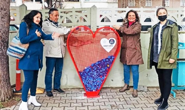 Okullara plastik kapak kumbarası dağıtılıyor