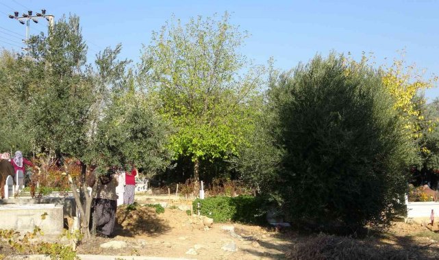 Ölü bulunan çift toprağa verildi