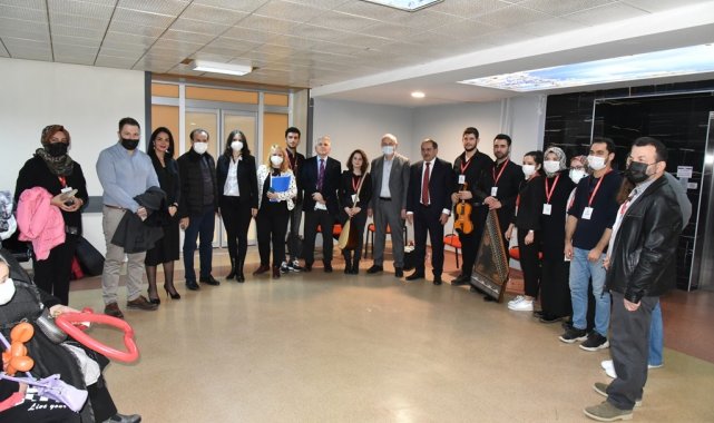 OMÜ Tıp Fakültesi Hastanesi'ne gönüllüler neşe yaydı