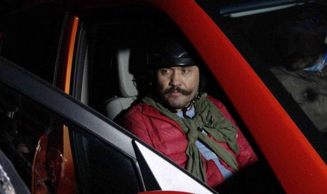 Ordu'da rüzgarın etkisiyle ağaca takılan paraşütçü kurtarıldı