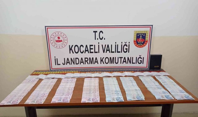 Ormanlık alandaki barakada kumar oynarken yakalandılar