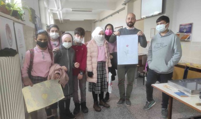 Ortaokul öğrencileri ebru sanatıyla tanıştı