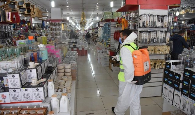 Osmaniye'de Belediyesi, kent genelinde dezenfeksiyon çalışmalarına devam ediyor