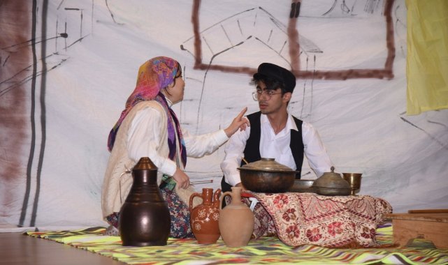 Osmaniye'de liseler arası tiyatro yarışması