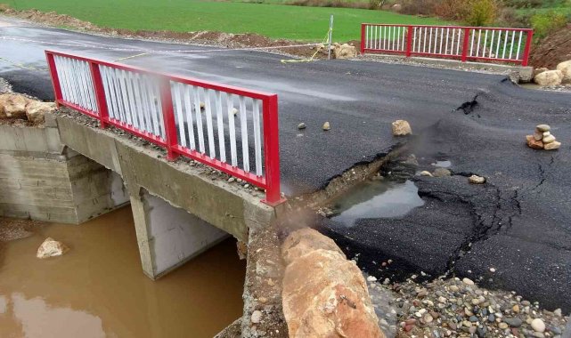 Osmaniye&#039;de yağmur hayatı olumsuz etkiliyor