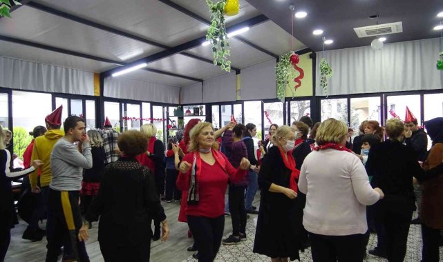 Otizmli çocuklar Nilüfer Kadın Korosu ile doyasıya eğlendi