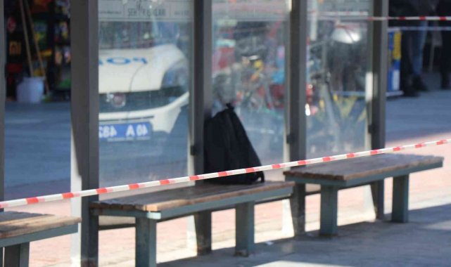 Otobüs durağında unutulan çanta kontrollü patlatıldı