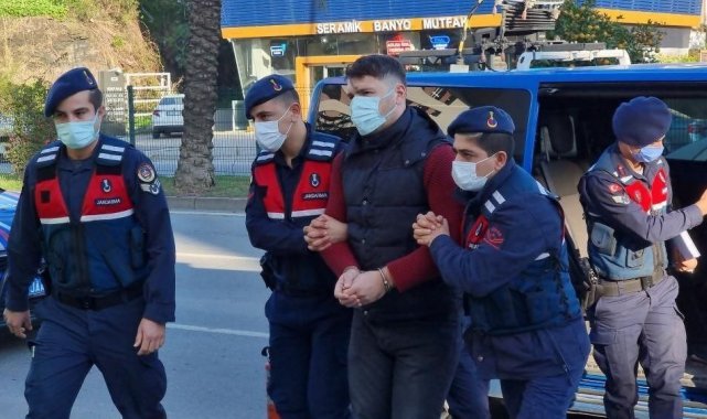 Otobüs şoförünü demir çubukla hastanelik etti