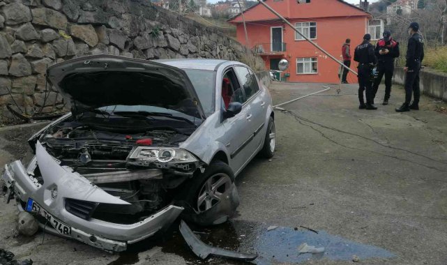 Otomobil bahçeye uçtu: 1 yaralı