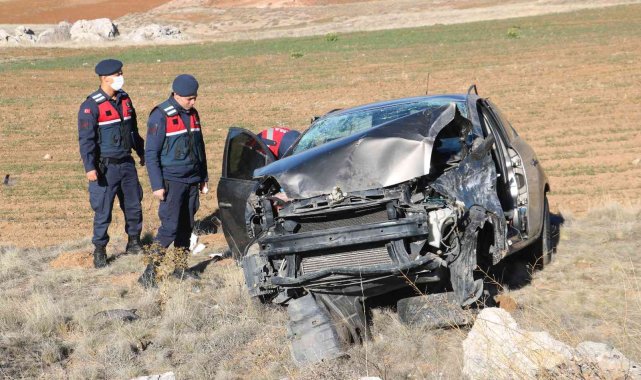 Otomobil şarampole devrildi: 3'ü ağır 4 yaralı