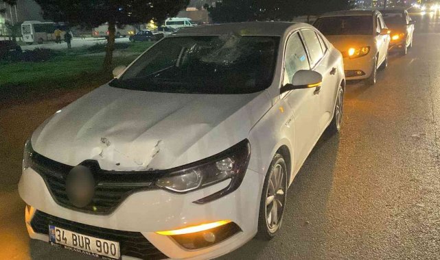 Otomobilin çarptığı koruma demirleri başka araca ok gibi saplandı: 1 yaralı