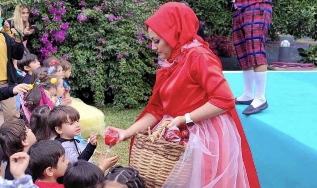 Oyuncak ve Sanat Atölyesi'nde anne ve çocuklar buluşuyor