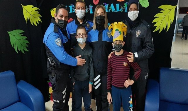 Özel gereksinimli öğrencileri Yerli Malı Haftası'nda yalnız bırakmadılar