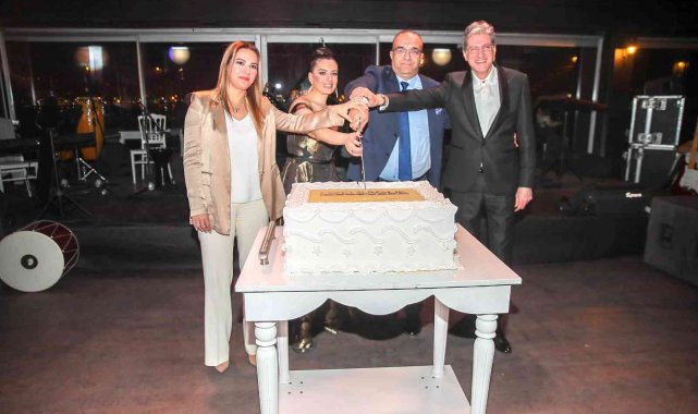 Özel Sağlık ailesi birinci yıl balosunda buluştu