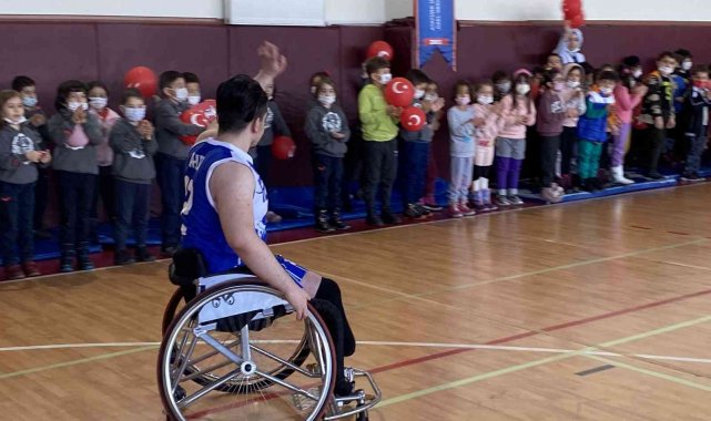 Özel vakıf okullarından anlamlı etkinlik