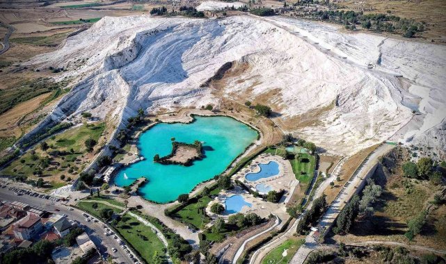 Pamukkale pandeminin ardından 2021'de 1,2 milyon ziyaretçi sayısını yakaladı