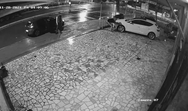 Park halindeki araçların farlarını çalan hırsız yakalandı