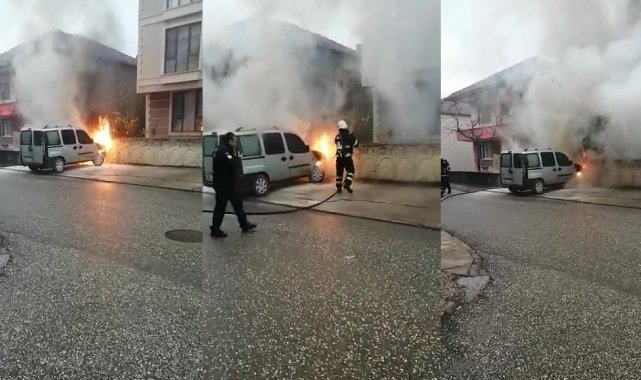 Park halindeki hafif ticari araç alev alev yandı