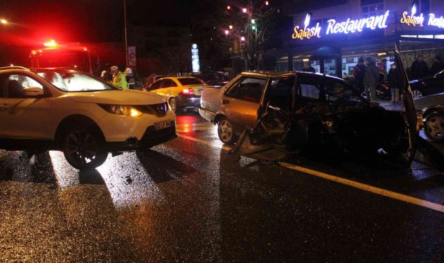 Park halindeki otomobile çarptı: 1 ölü