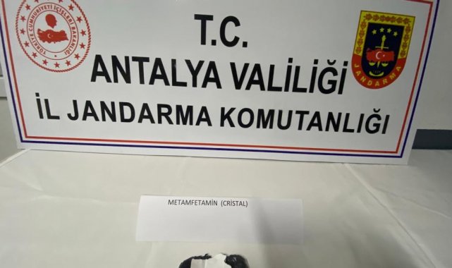 Parkta şüpheli hareketlerde bulunan şahısta uyuşturucu bulundu