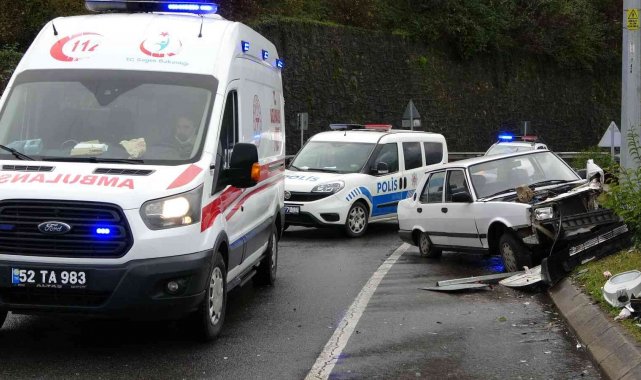 Patlayan lastik kazaya sebep oldu: 2 yaralı