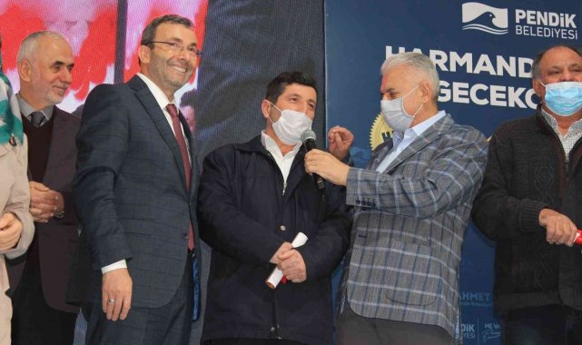 Pendik'te gecekondu dönüşümünde hak sahiplerine anahtarları teslim edildi