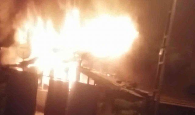 Pendik&#039;te yanan gecekondu küle döndü