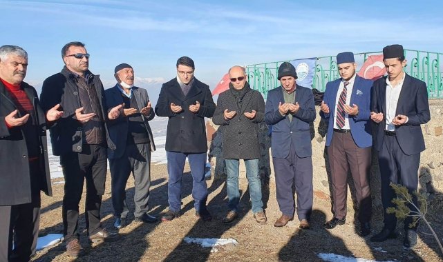 Pir Ali Baba'nın kabri başında bir anma programı düzenledi