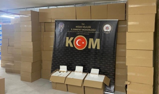 Polis ekipleri kamyonda 6 milyon makaron ele geçirdi