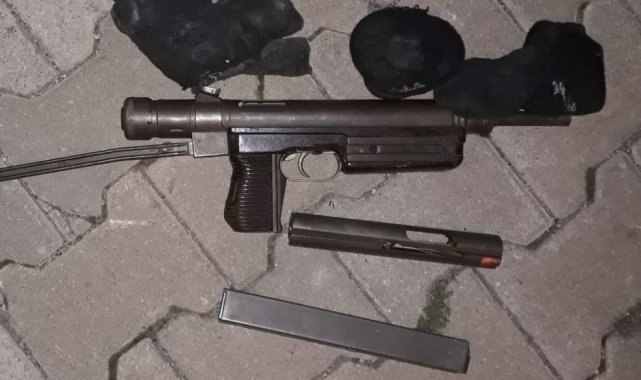 Polisin durdurduğu araçtan otomatik silah çıktı