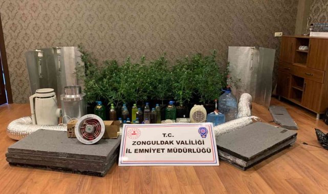 Polisten 3 ayrı uyuşturucu operasyonu: 5 gözaltı