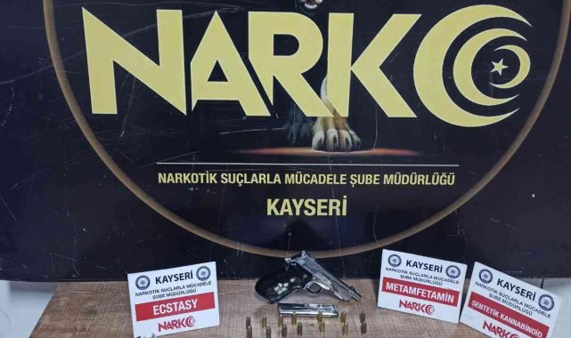 Polisten kaçarken kaza yapan araçta uyuşturucu çıktı