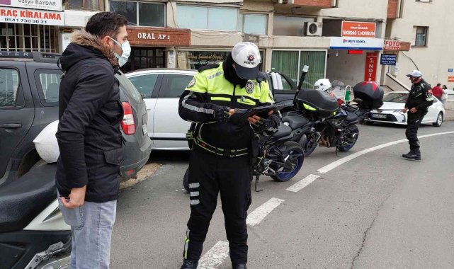 Polisten motosiklet denetimi