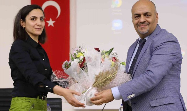 Prof Dr. Altunbaş'dan dijital marka iletişimi konferansı