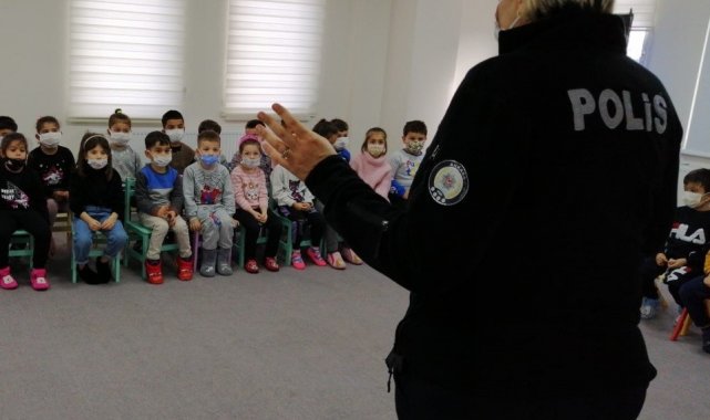 Pursaklar Belediyesi Nezaket Okulu'nda miniklere meslekler tanıtılıyor