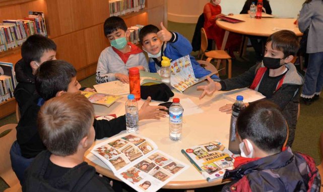 Pursaklarlılar Cumhurbaşkanlığı Külliyesi'ndeki müze, cami ve kütüphaneyi ziyaret ediyor