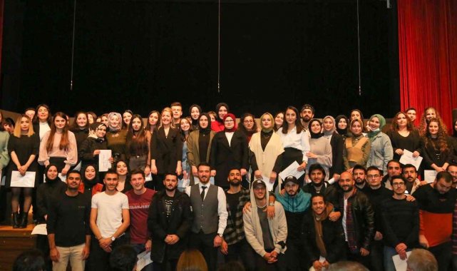 &quot;Bir Öğrencinin Kütahya Günlüğü&quot; sahnelendi