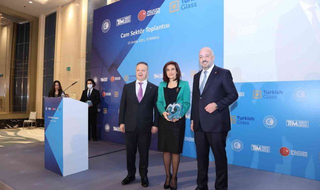 "Cam sektörü, yılsonu itibarıyla 1,3 milyar dolar ihracat rakamına ulaşacak"