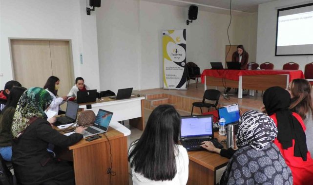 "eTwinning" projesi ilçelerle buluşuyor