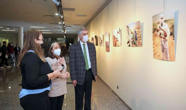 &quot;Göç ve Mülteciler: Umudun Gölgeleri&quot; temalı fotoğraf sergisi açıldı