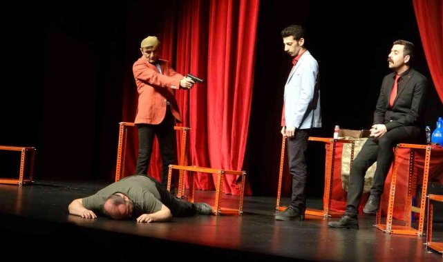 "İyi, kötü, çirkin" oyununa büyük ilgi