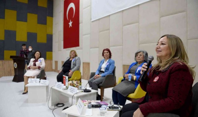 "Kadın İsterse" paneli