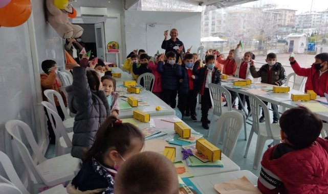 "Motivasyon Tırı" Ankara'da ilkokul öğrencileriyle buluştu