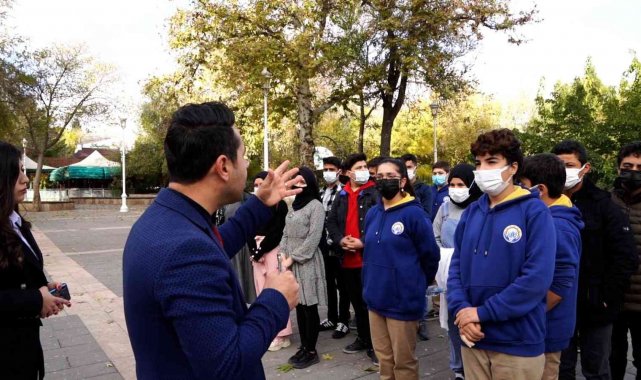 "Savunmanın ayak izleri" öğrencilere yerinde anlatılıyor